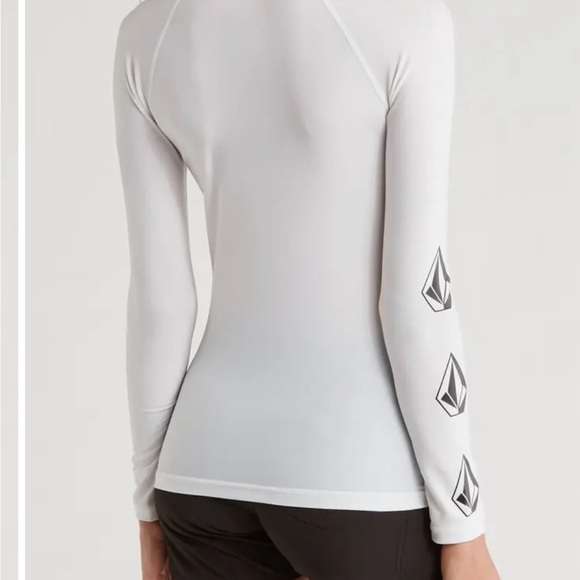 NWT Volcom Juniors' Long-Sleeve Rash-Guard Cover-Up Medium - Picture 2 of 5